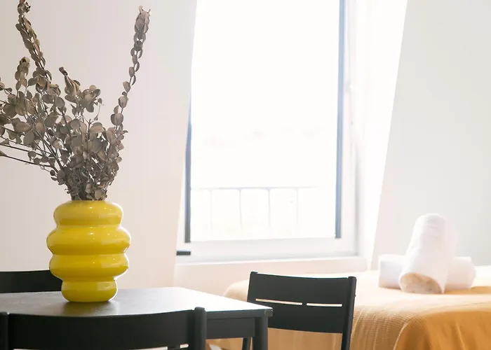 Prime Modern And * Лісабон